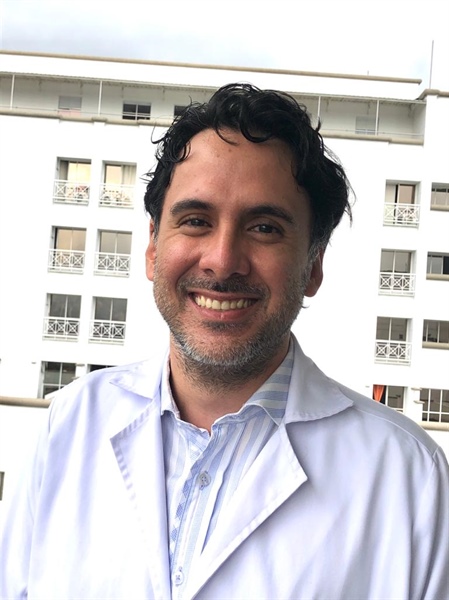 Dr. Diego Mauricio González